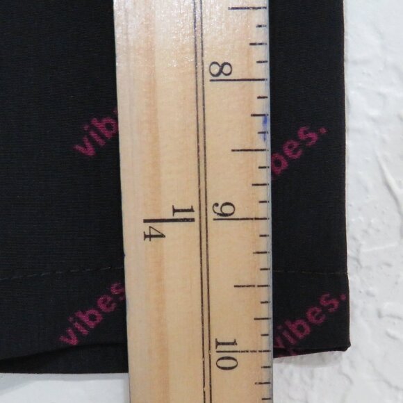 WESC* Men's Short Sleeve Button Down Curved Hem Chest Pocket Shirt~ Size XL - Picture 11 of 11
